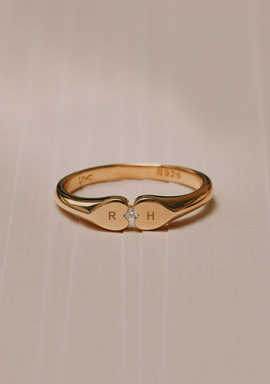 Heart Connection Signet Ring - Gold