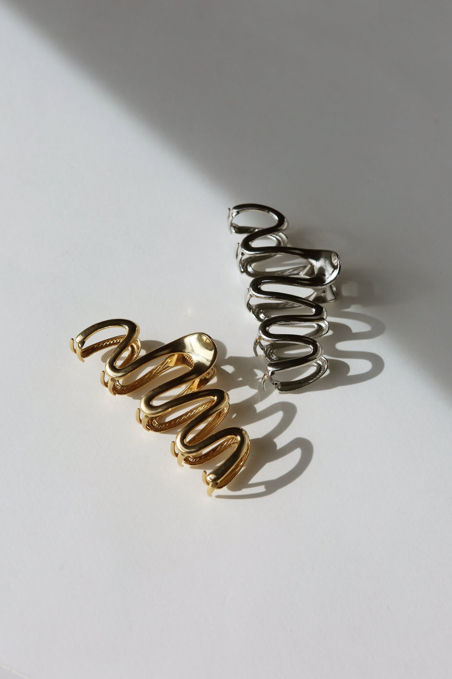 Wavy Hair Claw - Gold