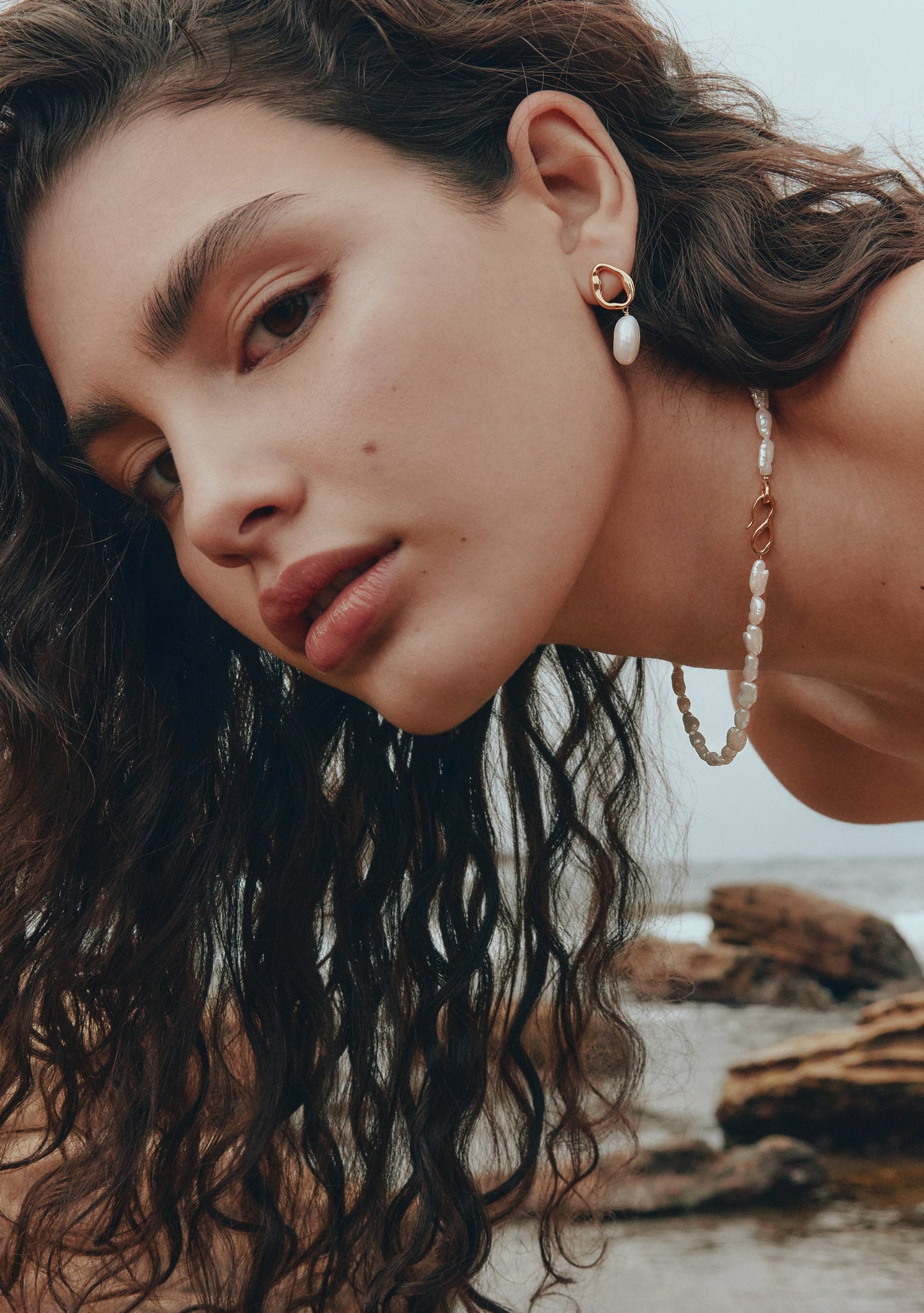 Cielo Pearl Drop Earrings - Gold