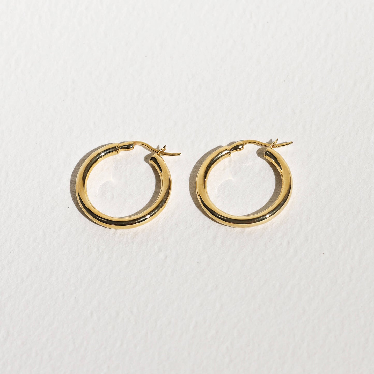 Classic Hoops Medium - Gold