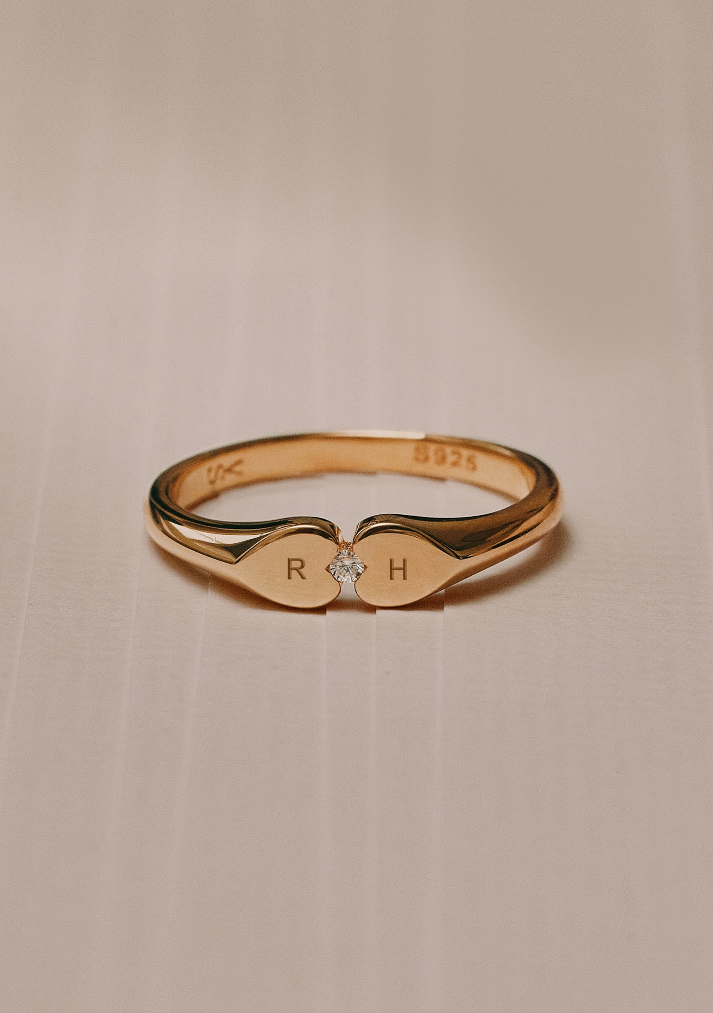 Heart Connection Signet Ring - Gold