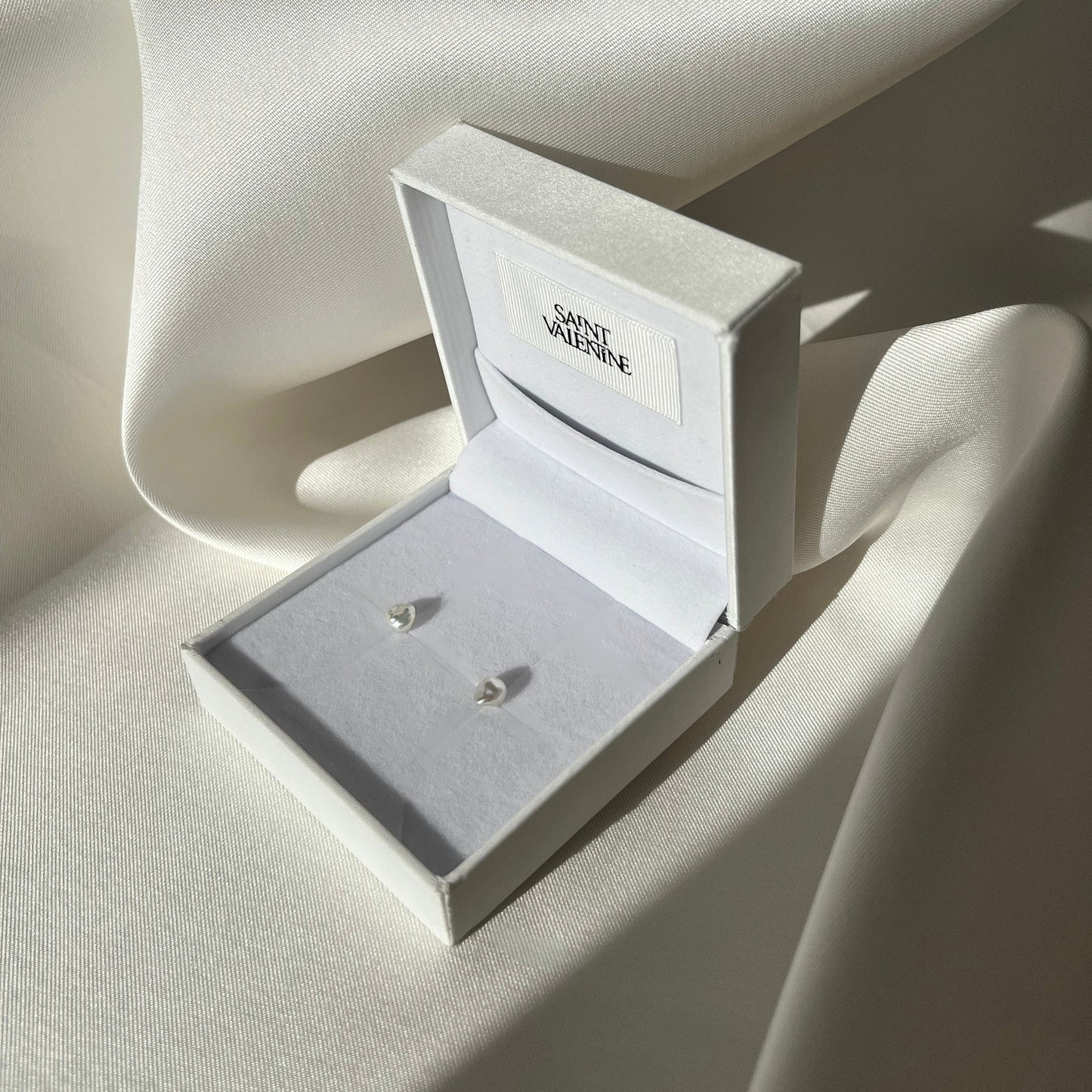 Mara Keshi Pearl Studs - Silver