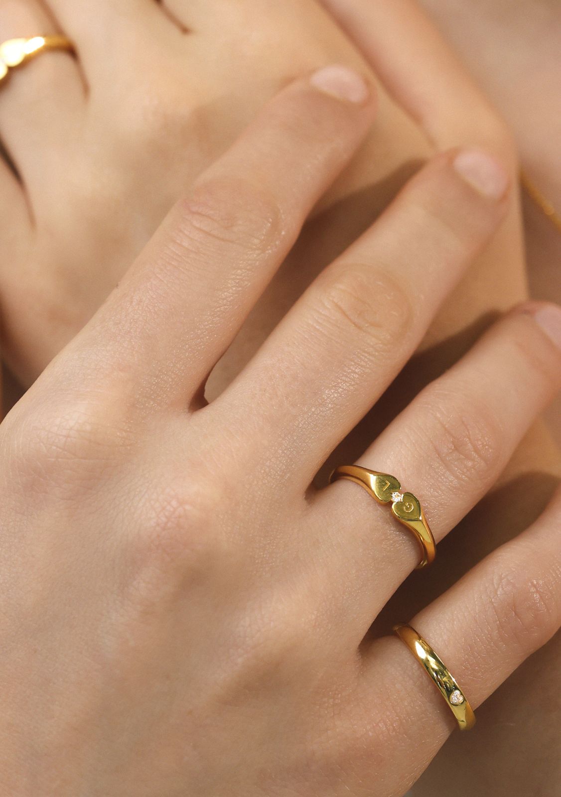 Heart Connection Signet Ring - Gold