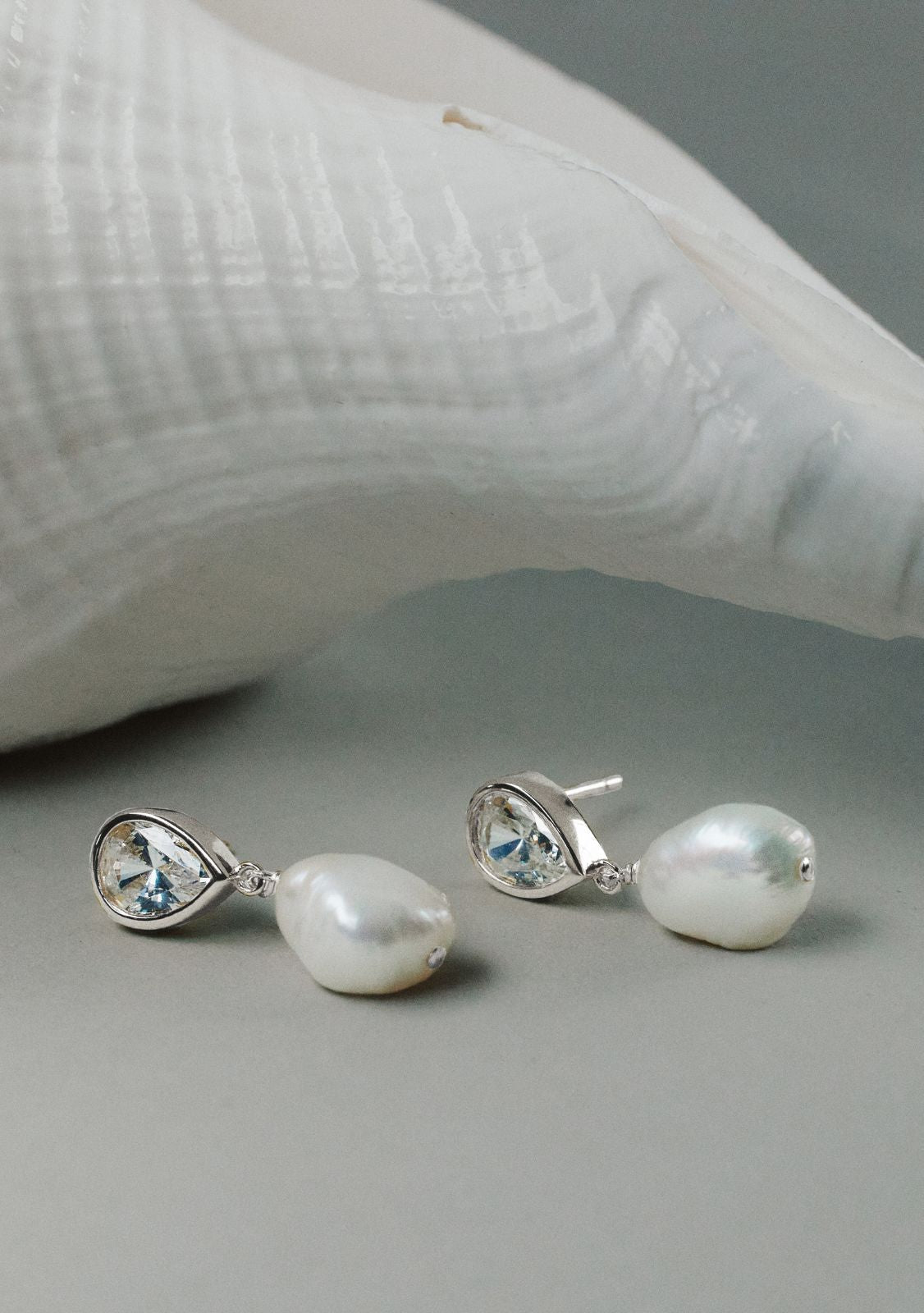 Eros Pear & Pearl Earrings - Silver