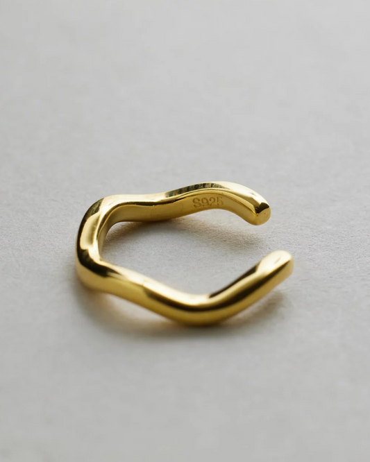 Vera Wave Ear Cuff - Gold